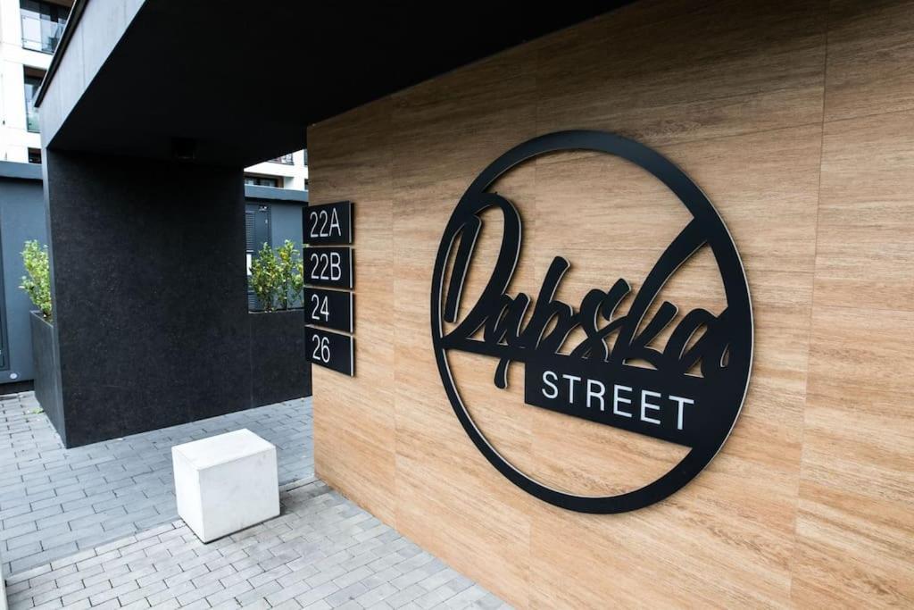 Nowoczesny Dabska Arena / Parking Apartment Krakow